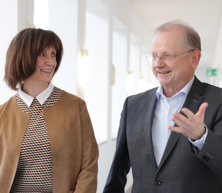 Frau Prof. Dr. Claudia Breuer im Gespräch mit Dr. Klaus Krummrich