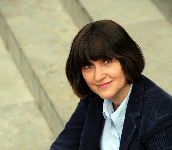 Frau Prof. Dr. Claudia Breuer