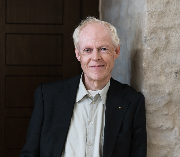 Portrait Prof. Dr. Dirk Neuhaus