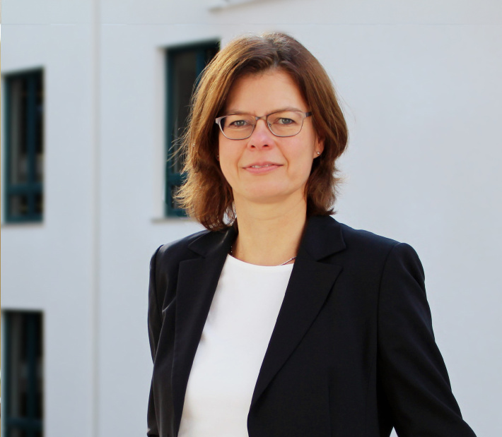 Portrait Prof. Dr. Anja Schulz