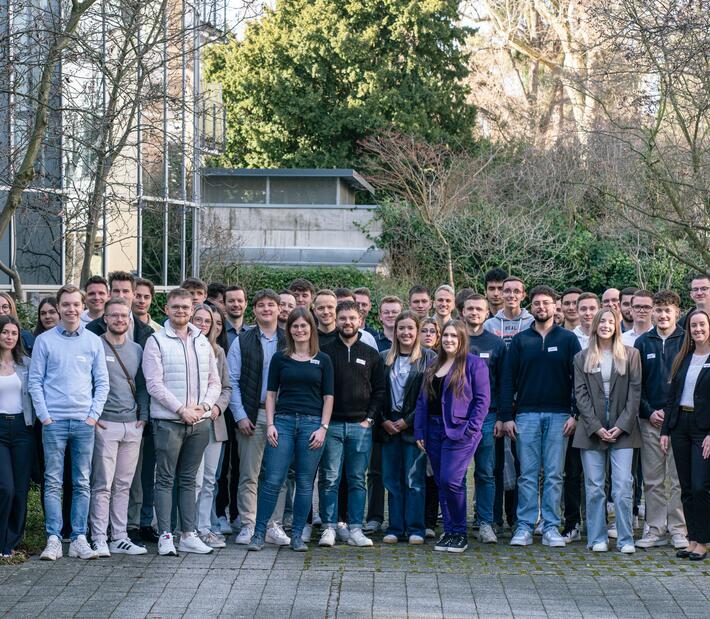 Eine Gruppe junger Menschen_einige Erstsemesterstudierende der HFM