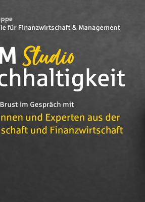 Schriftzug mit HFM Studio Nachhaltigkeit und ein Mikrofon im Hintergrund