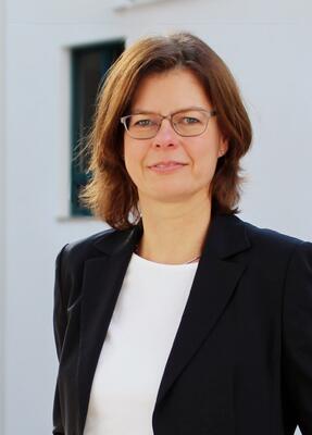 Portrait Prof. Dr. Anja Schulz