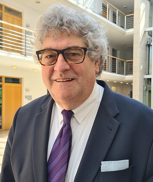 Honorarprofessor Ralf Josten